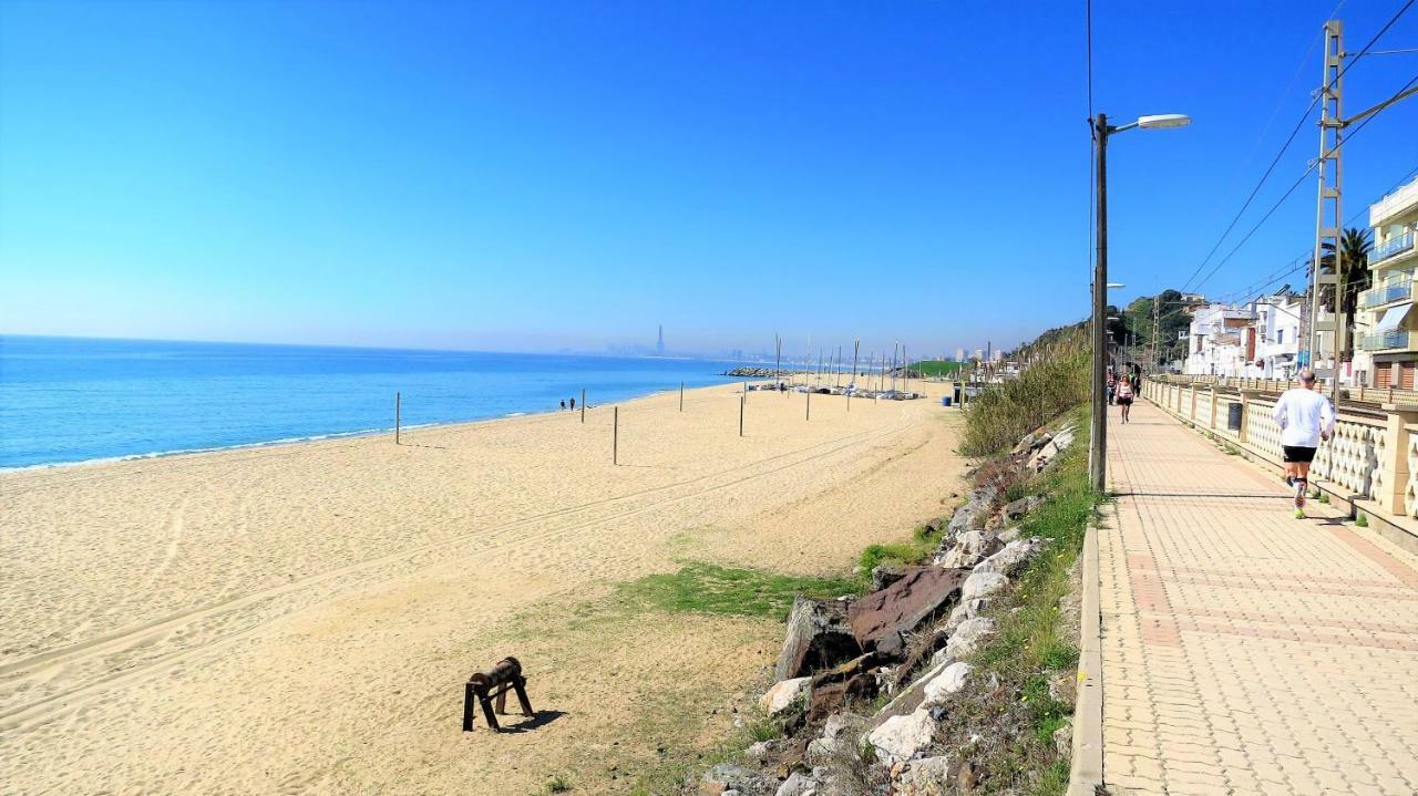 Carmen Seaview & Beach - Apartment Montgat Luaran gambar